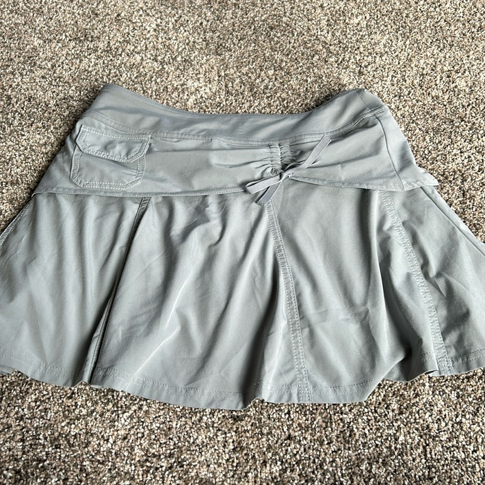 Great condition gray Athleta Skort